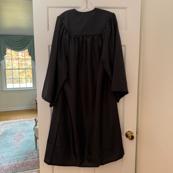 Unisex Black Graduation Cap and Gown -- 5'3" - 5'5" - Picture 3 of 4